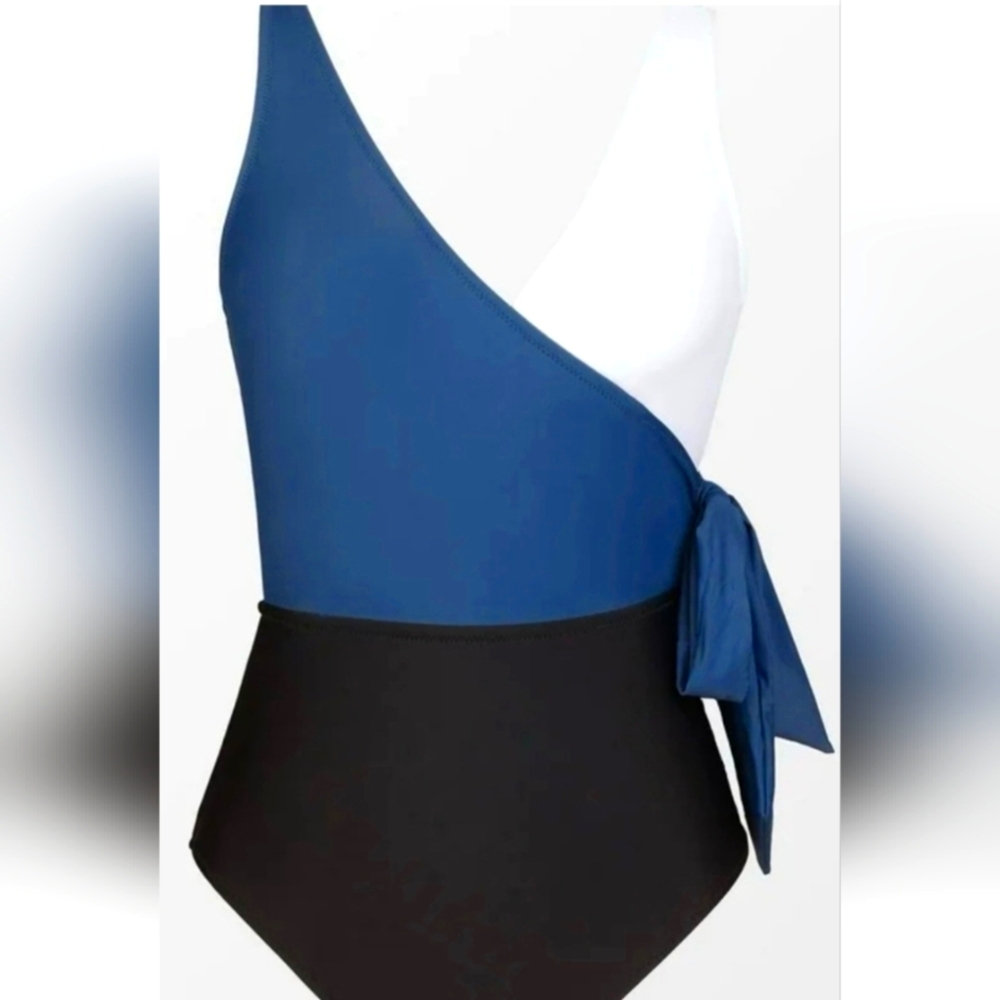 Cupshe Blue, White and Black One Piece Asymmetrical Swimsuit Xl NWT